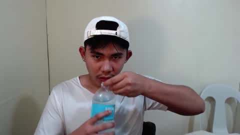 Snapshot of urcutie_asianboy chatting on 10-30-25, 12:28 KEN online show from 10-30-25, 12:28