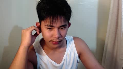 Snapshot of urcutie_asianboy chatting on 11-04-25, 07:40 KEN online show from 11-04-25, 07:40