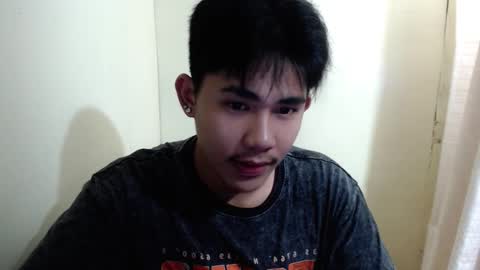 Snapshot of urcutie_asianboy chatting on 11-07-25, 10:37 KEN online show from 11-07-25, 10:37
