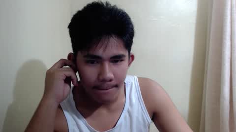Snapshot of urcutie_asianboy chatting on 11-10-25, 07:07 KEN online show from 11-10-25, 07:07