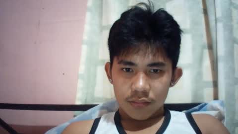 Snapshot of urcutie_asianboy chatting on 11-14-25, 10:47 KEN online show from 11-14-25, 10:47