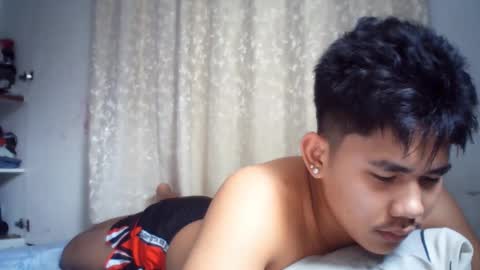 Snapshot of urcutie_asianboy chatting on 11-20-25, 03:07 KEN online show from 11-20-25, 03:07