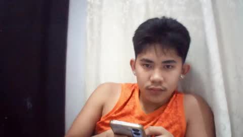 Snapshot of urcutie_asianboy chatting on 11-25-25, 06:02 KEN online show from 11-25-25, 06:02