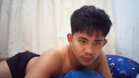 Snapshot of urcutie_asianboy chatting on 11-26-25, 06:47 KEN online show from 11-26-25, 06:47