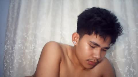 Snapshot of urcutie_asianboy chatting on 11-27-25, 06:59 KEN online show from 11-27-25, 06:59