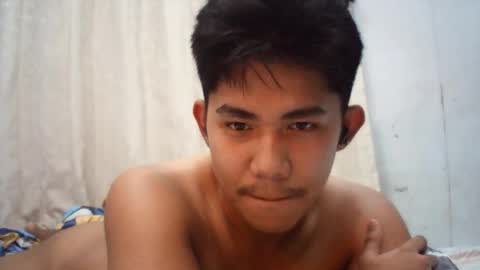 Snapshot of urcutie_asianboy chatting on 11-28-25, 08:28 KEN online show from 11-28-25, 08:28