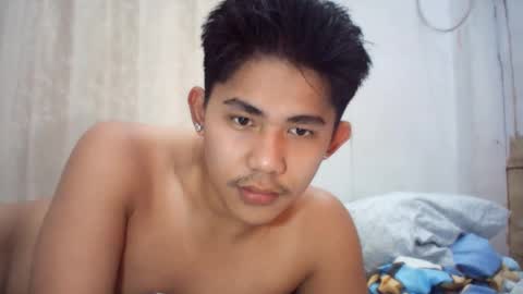 Snapshot of urcutie_asianboy chatting on 12-01-25, 09:47 KEN online show from 12-01-25, 09:47