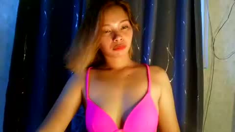 Snapshot of urcutiepiegirl chatting on 06-01-26, 04:47 urcutiepiegirl online show from 06-01-26, 04:47