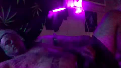 urdaddy875867 online show from 11-12-25, 07:31