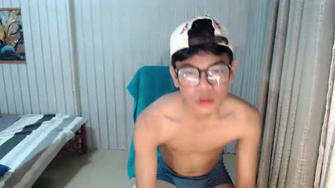 Snapshot of urdreamboy_doms chatting on 03-26-26, 04:12 urdreamboy_doms online show from 03-26-26, 04:12