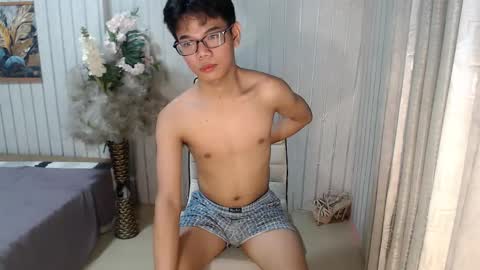 Snapshot of urdreamboy_doms chatting on 04-25-26, 06:27 urdreamboy_doms online show from 04-25-26, 06:27