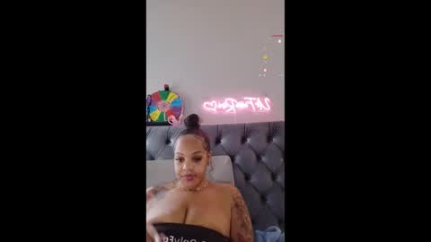 urfaveriri online show from 11-10-25, 05:23