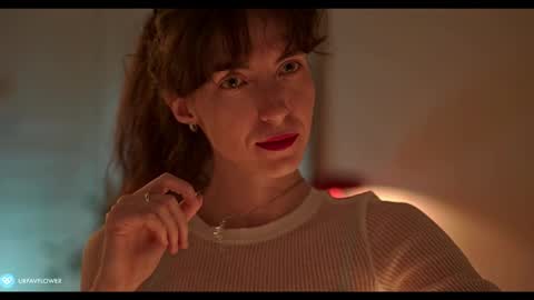 Snapshot of urfavflwers chatting on 01-12-25, 10:43 Aleksandra online show from 01-12-25, 10:43