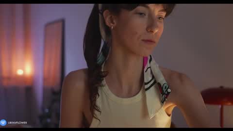 Snapshot of urfavflwers chatting on 01-26-25, 05:13 Aleksandra online show from 01-26-25, 05:13