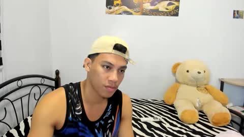 Snapshot of urfucker_vinz chatting on 05-11-26, 02:45 urfucker_vinz online show from 05-11-26, 02:45