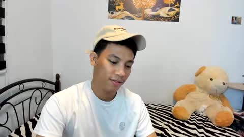 Snapshot of urfucker_vinz chatting on 05-17-26, 02:02 urfucker_vinz online show from 05-17-26, 02:02
