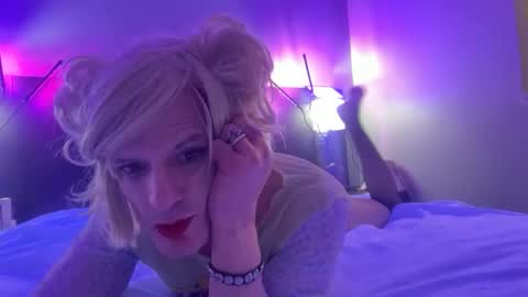 Snapshot of urgrlkandalee chatting on 01-18-26, 11:47 urgrlkandalee online show from 01-18-26, 11:47