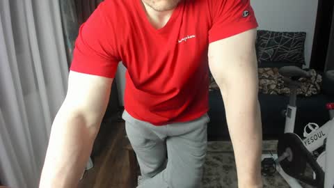 Snapshot of urgymcrush chatting on 01-29-25, 10:32 UrGymCrush online show from 01-29-25, 10:32