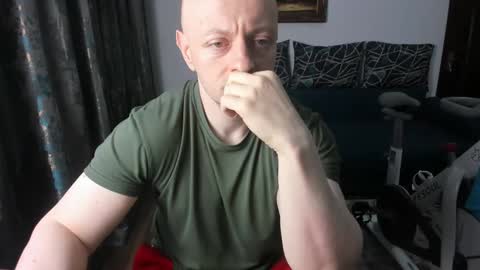 Snapshot of urgymcrush chatting on 02-21-25, 02:17 UrGymCrush online show from 02-21-25, 02:17