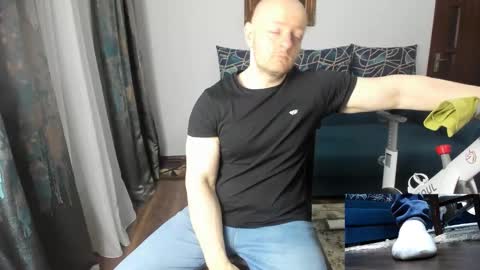 Snapshot of urgymcrush chatting on 02-28-25, 11:01 UrGymCrush online show from 02-28-25, 11:01