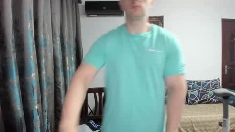 Snapshot of urgymcrush chatting on 10-08-25, 09:12 UrGymCrush online show from 10-08-25, 09:12