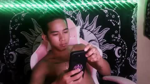 Snapshot of urhot_joshxx chatting on 02-25-25, 02:44 Josh online show from 02-25-25, 02:44