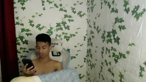 Snapshot of urhotfuckingass chatting on 01-26-25, 03:06 richard online show from 01-26-25, 03:06