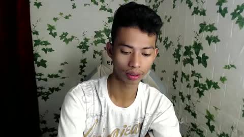 Snapshot of urhotfuckingass chatting on 01-29-25, 11:25 richard online show from 01-29-25, 11:25