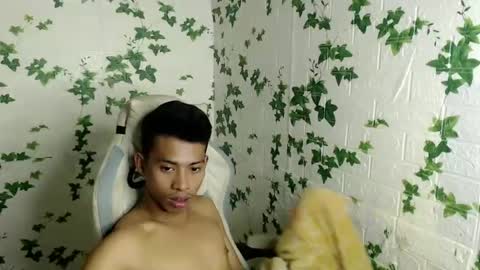 Snapshot of urhotfuckingass chatting on 01-31-25, 08:11 richard online show from 01-31-25, 08:11