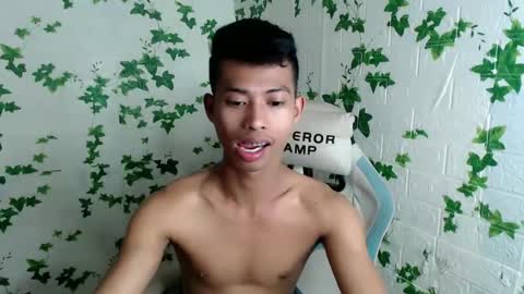 Snapshot of urhotfuckingass chatting on 01-31-25, 11:13 richard online show from 01-31-25, 11:13