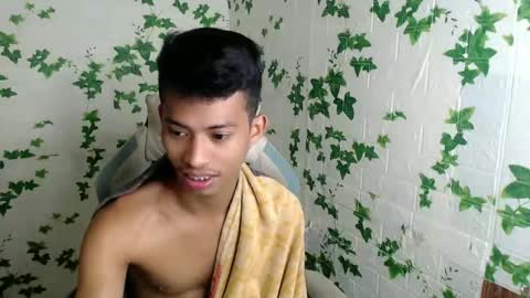 Snapshot of urhotfuckingass chatting on 02-01-25, 04:14 richard online show from 02-01-25, 04:14