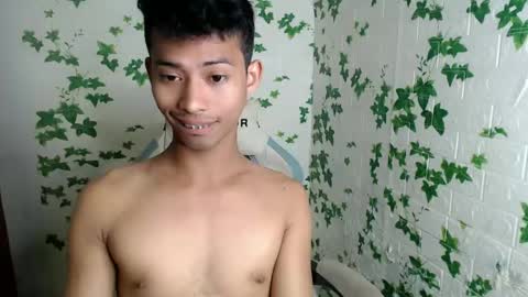 Snapshot of urhotfuckingass chatting on 02-05-25, 01:37 richard online show from 02-05-25, 01:37