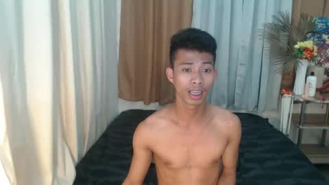 Snapshot of urhotfuckingass chatting on 02-07-25, 04:03 richard online show from 02-07-25, 04:03