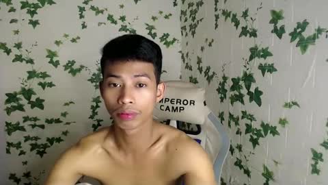 Snapshot of urhotfuckingass chatting on 02-10-25, 05:25 richard online show from 02-10-25, 05:25