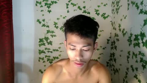 Snapshot of urhotfuckingass chatting on 02-18-25, 04:48 richard online show from 02-18-25, 04:48