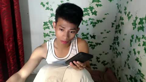 Snapshot of urhotfuckingass chatting on 02-21-25, 07:01 richard online show from 02-21-25, 07:01