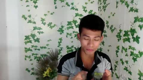 Snapshot of urhotfuckingass chatting on 02-25-25, 05:41 richard online show from 02-25-25, 05:41