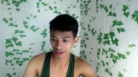 Snapshot of urhotfuckingass chatting on 02-28-25, 09:15 richard online show from 02-28-25, 09:15