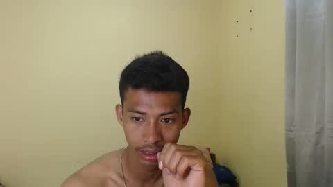 Snapshot of urhotfuckingass chatting on 09-18-25, 02:13 richard online show from 09-18-25, 02:13