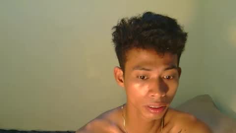 Snapshot of urhotfuckingass chatting on 10-06-25, 01:58 richard online show from 10-06-25, 01:58