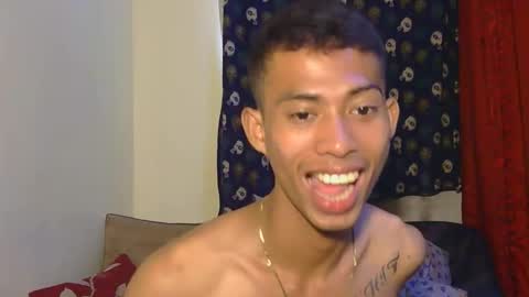 Snapshot of urhotfuckingass chatting on 10-26-25, 03:23 richard online show from 10-26-25, 03:23