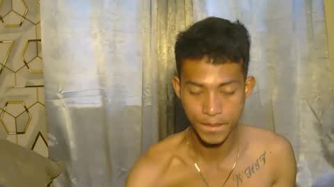 Snapshot of urhotfuckingass chatting on 11-05-25, 06:46 richard online show from 11-05-25, 06:46