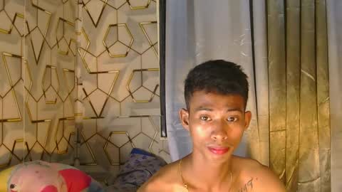 Snapshot of urhotfuckingass chatting on 11-08-25, 09:31 richard online show from 11-08-25, 09:31