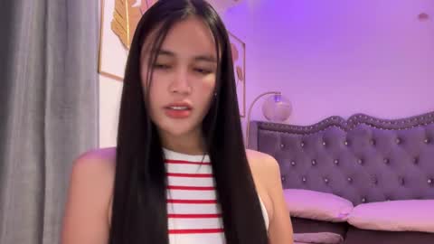 Amira online show from 10-25-25, 01:02