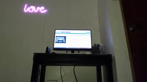 Snapshot of urlovely_hait chatting on 12-14-24, 08:02 Sham online show from 12-14-24, 08:02