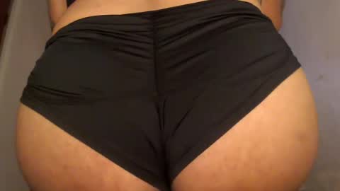 Snapshot of urlovely_hait chatting on 07-19-26, 06:28 Sham online show from 07-19-26, 06:28