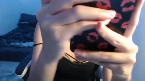 Snapshot of urlovely_yang03 chatting on 11-20-25, 10:59 juliana online show from 11-20-25, 10:59