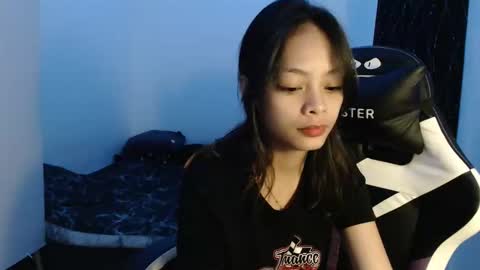 Snapshot of urlovely_yang03 chatting on 11-26-25, 04:30 juliana online show from 11-26-25, 04:30