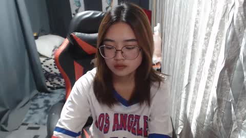 urlovelychinita online show from 03-01-25, 11:26