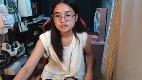 urlovelychinita online show from 10-13-25, 08:25